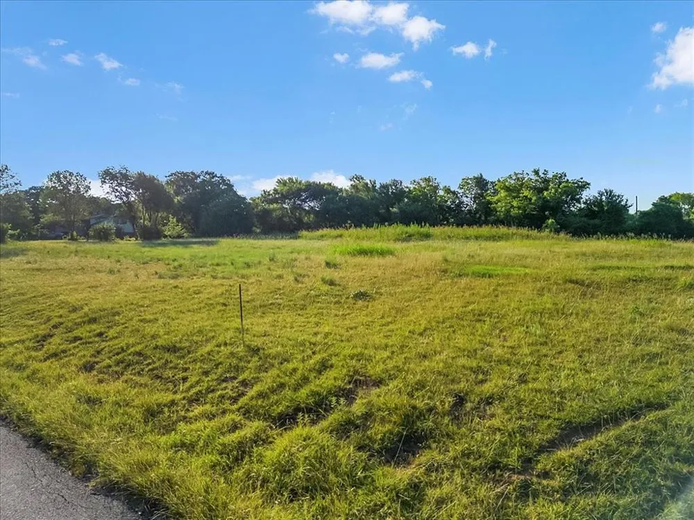 7037 Greenbriar Crescent Street Lake Worth, TX 76135