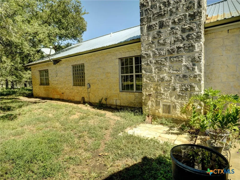 294 Lois Lane Paige, TX 78659