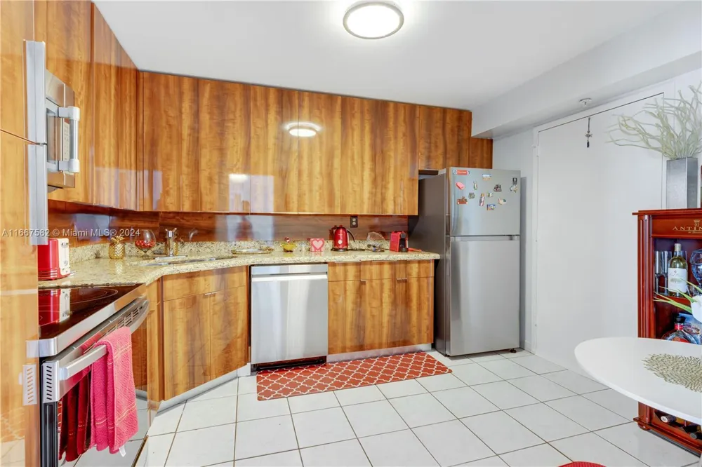2750 NE 183rd St #1910 Aventura, FL 33160