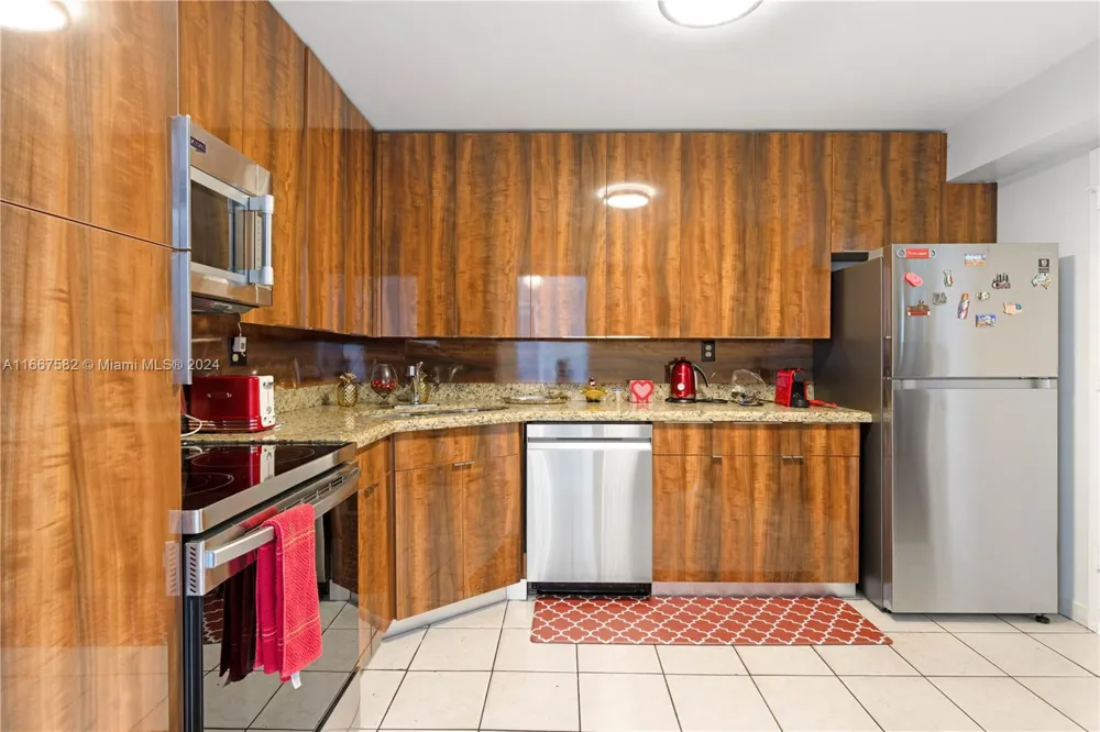 2750 NE 183rd St #1910 Aventura, FL 33160