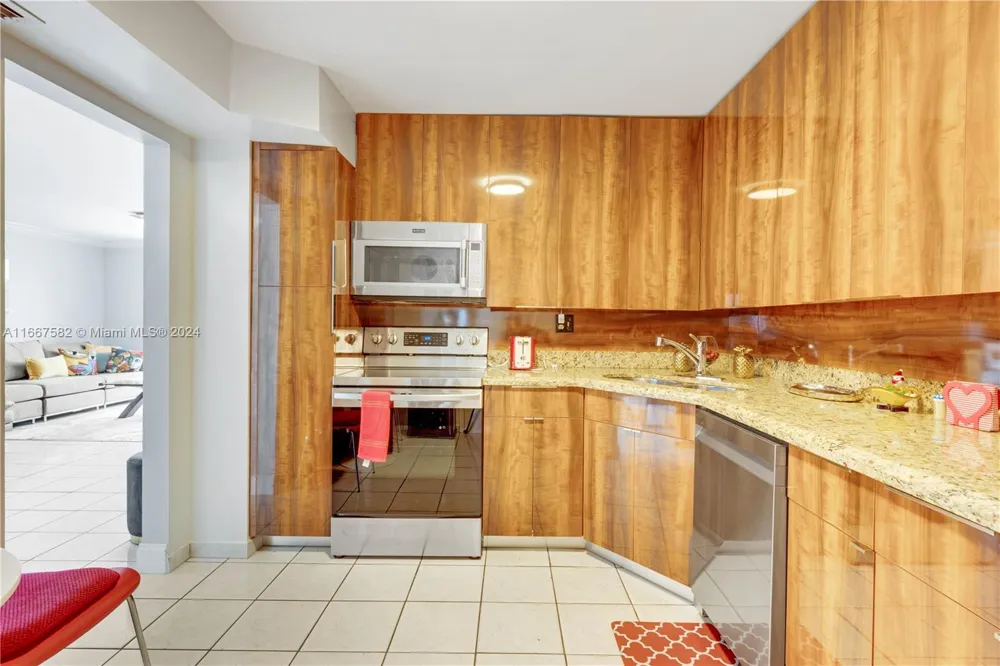 2750 NE 183rd St #1910 Aventura, FL 33160