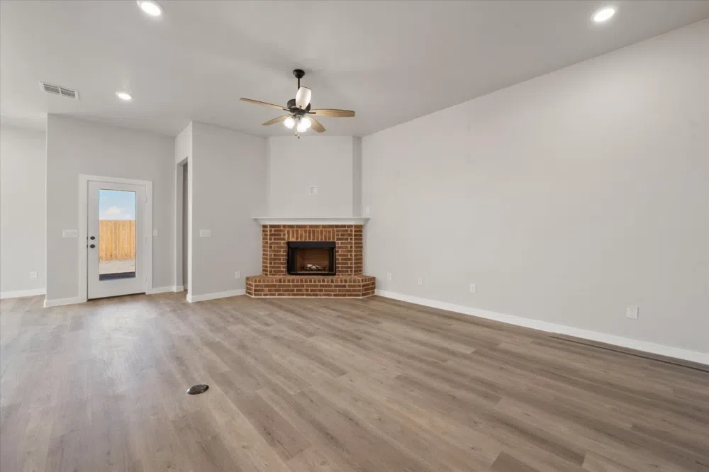 2502 Abbeville Avenue Wolfforth, TX 79382