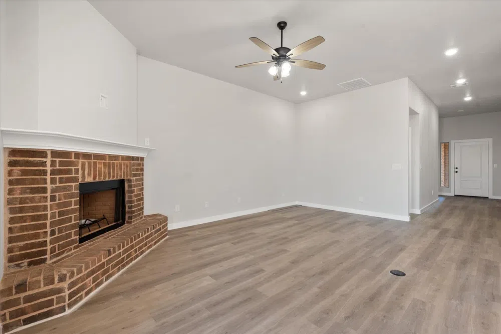 2502 Abbeville Avenue Wolfforth, TX 79382
