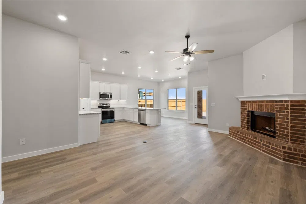 2502 Abbeville Avenue Wolfforth, TX 79382