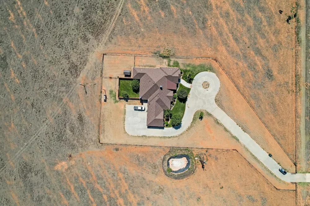 3180 N US Highway 385 Levelland, TX 79336