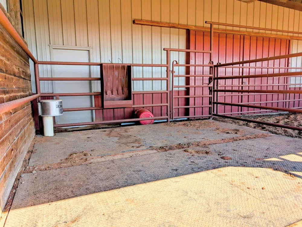 3180 N US Highway 385 Levelland, TX 79336