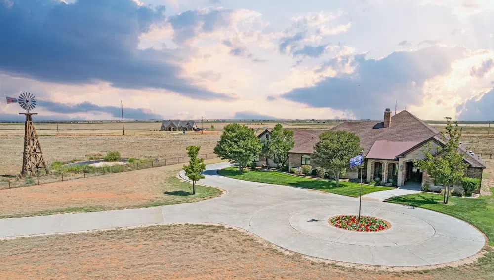 3180 N US Highway 385 Levelland, TX 79336