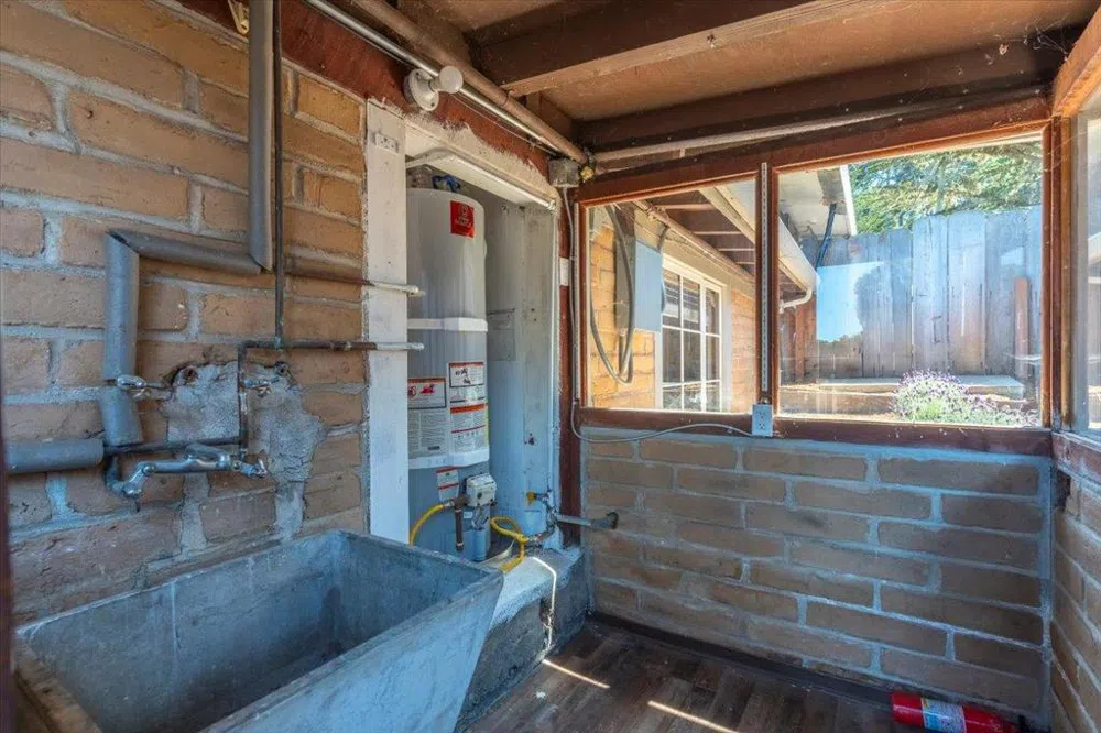 244 Grove Acre Avenue Pacific Grove, CA 93950