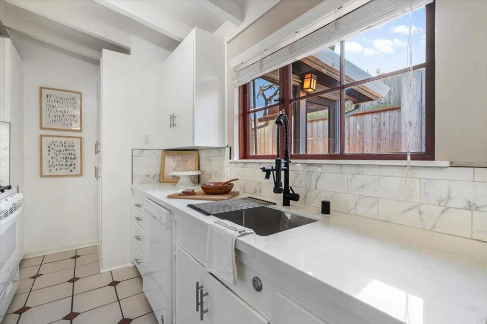 244 Grove Acre Avenue Pacific Grove, CA 93950