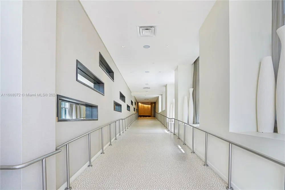 4391 Collins Ave #1501 Miami Beach, FL 33140