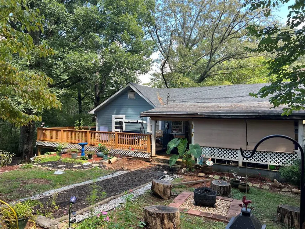 240 Varnes Lane Lakemont, GA 30552