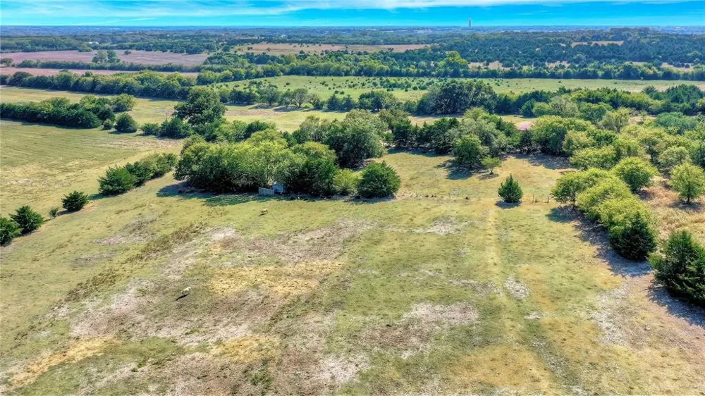 520 Cates Road Van Alstyne, TX 75495