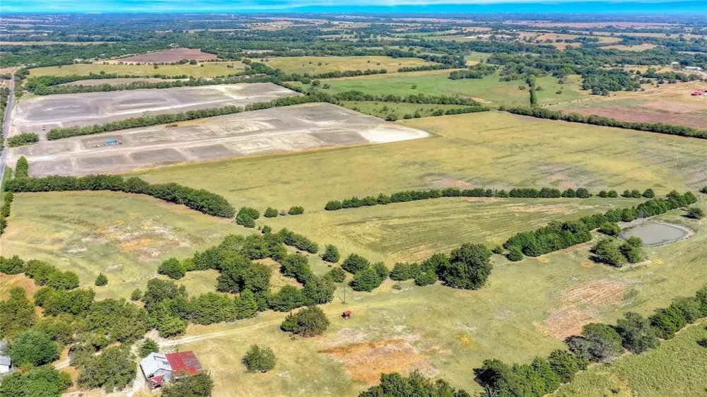520 Cates Road Van Alstyne, TX 75495