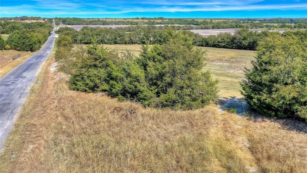520 Cates Road Van Alstyne, TX 75495