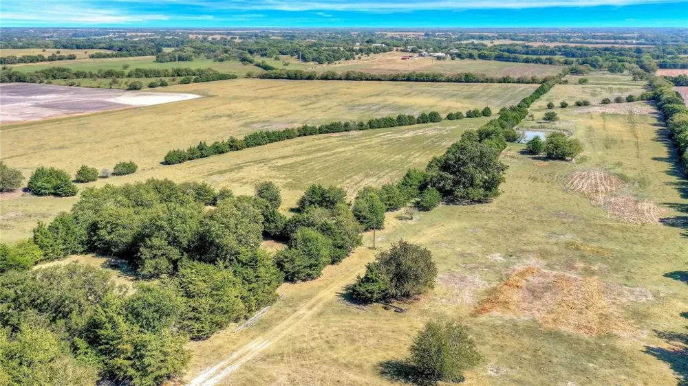 520 Cates Road Van Alstyne, TX 75495