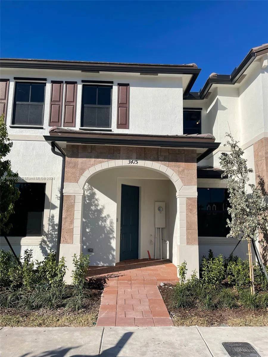 3415 W 112th Ter Hialeah, FL 33018