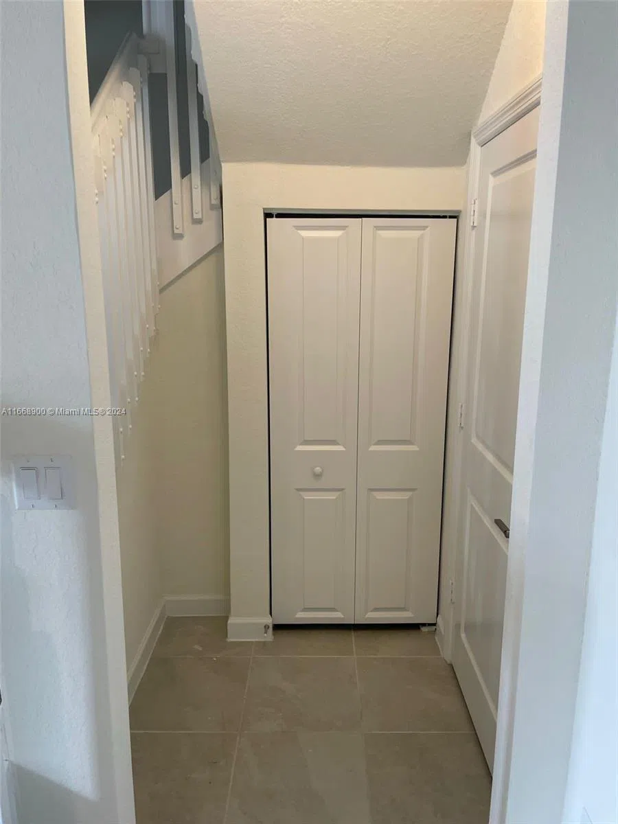 3415 W 112th Ter Hialeah, FL 33018
