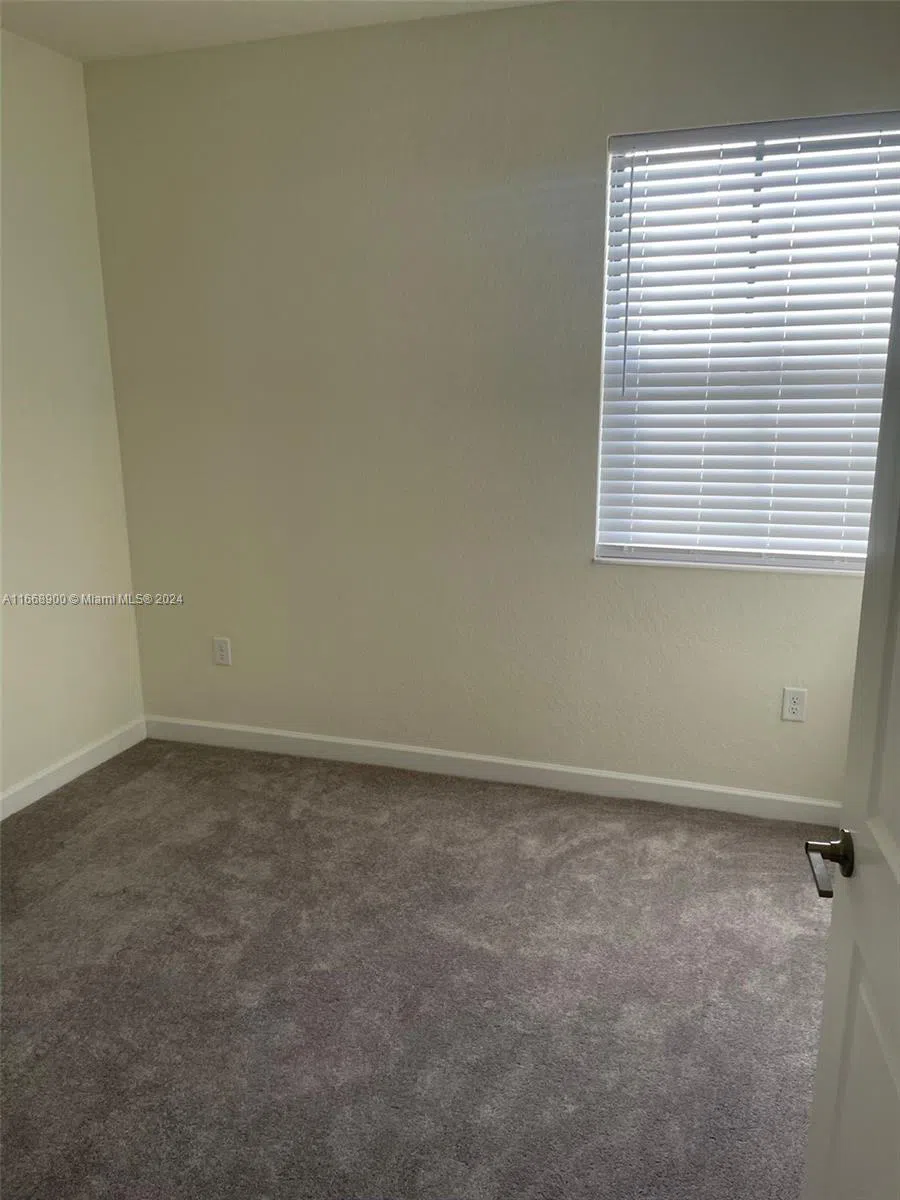 3415 W 112th Ter Hialeah, FL 33018