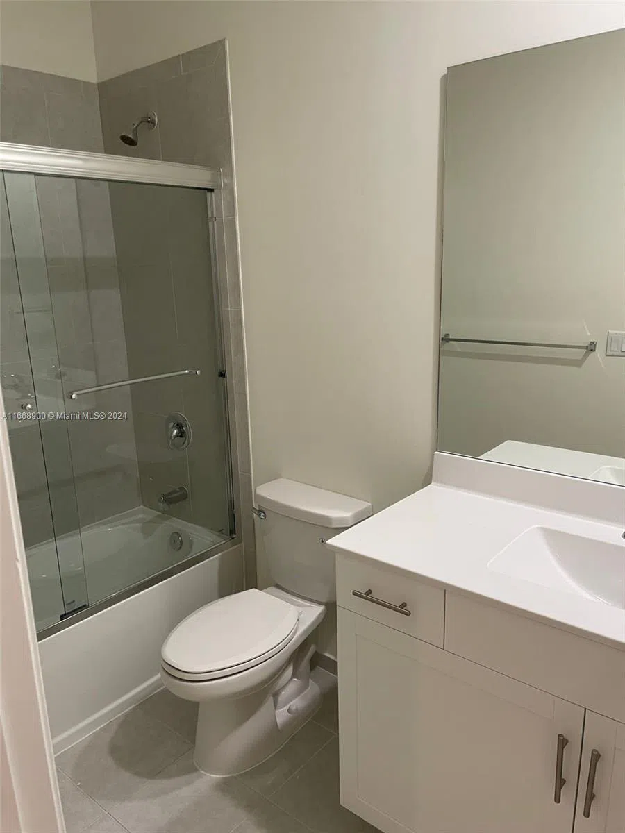 3415 W 112th Ter Hialeah, FL 33018