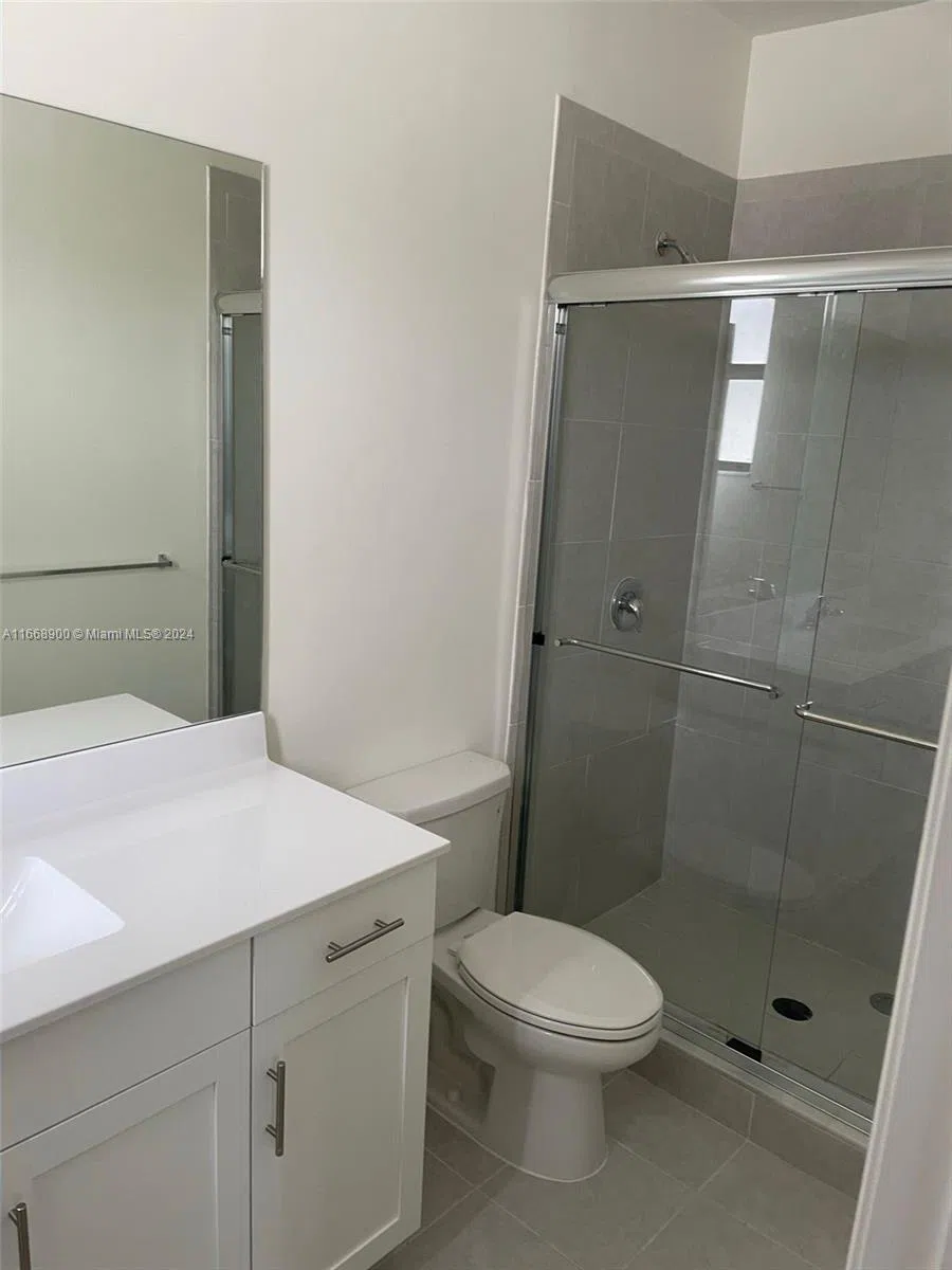 3415 W 112th Ter Hialeah, FL 33018