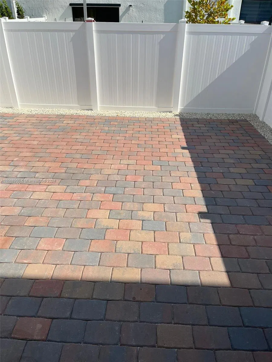 3415 W 112th Ter Hialeah, FL 33018