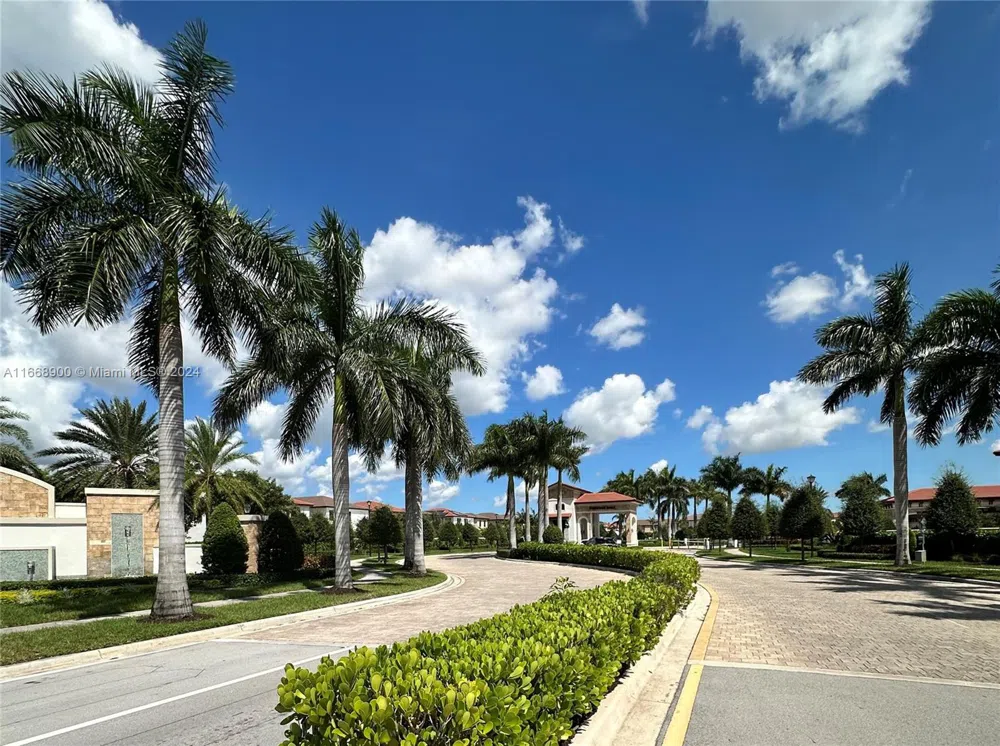 3415 W 112th Ter Hialeah, FL 33018