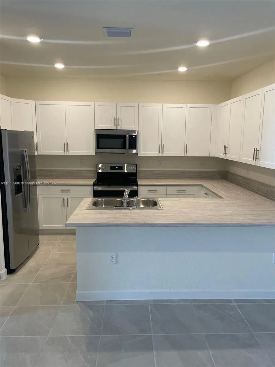 3415 W 112th Ter Hialeah, FL 33018