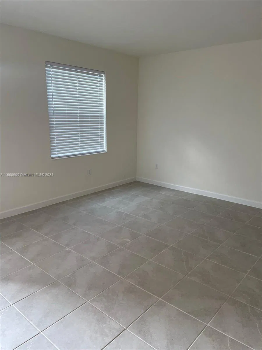 3415 W 112th Ter Hialeah, FL 33018