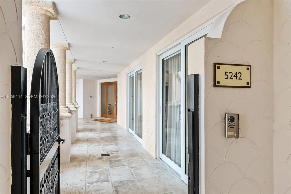 5242 Fisher Island Dr #5242 Miami Beach, FL 33109