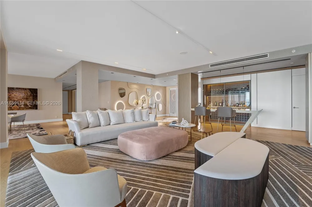 5242 Fisher Island Dr #5242 Miami Beach, FL 33109