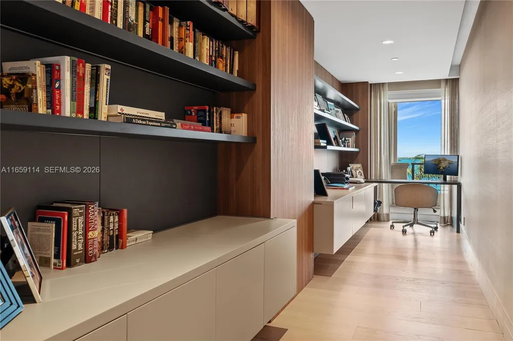 5242 Fisher Island Dr #5242 Miami Beach, FL 33109
