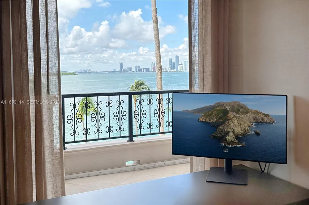 5242 Fisher Island Dr #5242 Miami Beach, FL 33109
