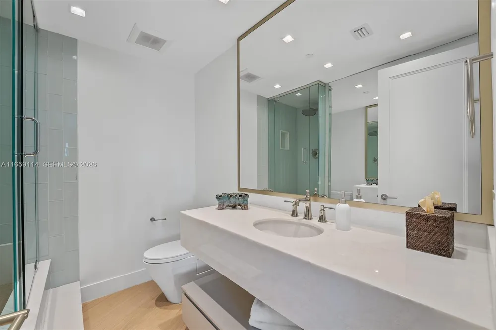 5242 Fisher Island Dr #5242 Miami Beach, FL 33109