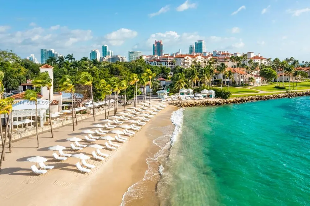 5242 Fisher Island Dr #5242 Miami Beach, FL 33109
