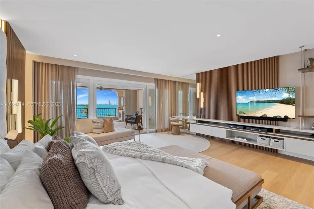 5242 Fisher Island Dr #5242 Miami Beach, FL 33109