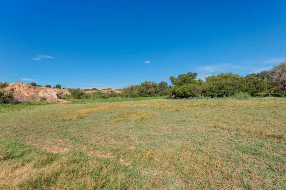 325 Sand Creek Southland, TX 79364