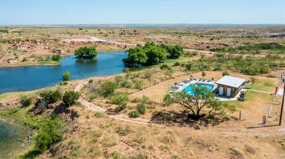 325 Sand Creek Southland, TX 79364