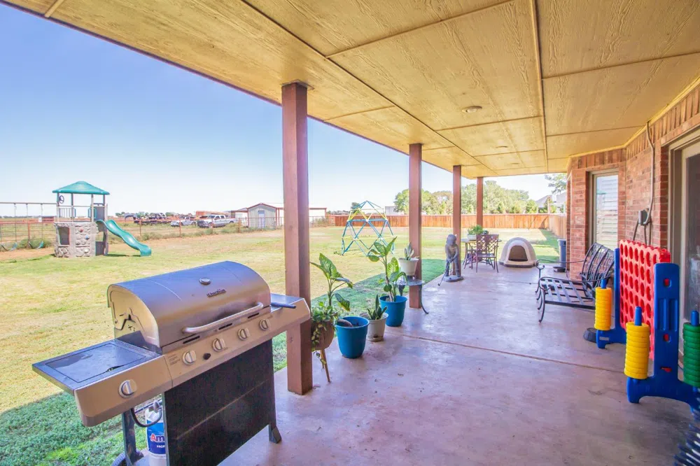 7910 County Road 7700 Wolfforth, TX 79382