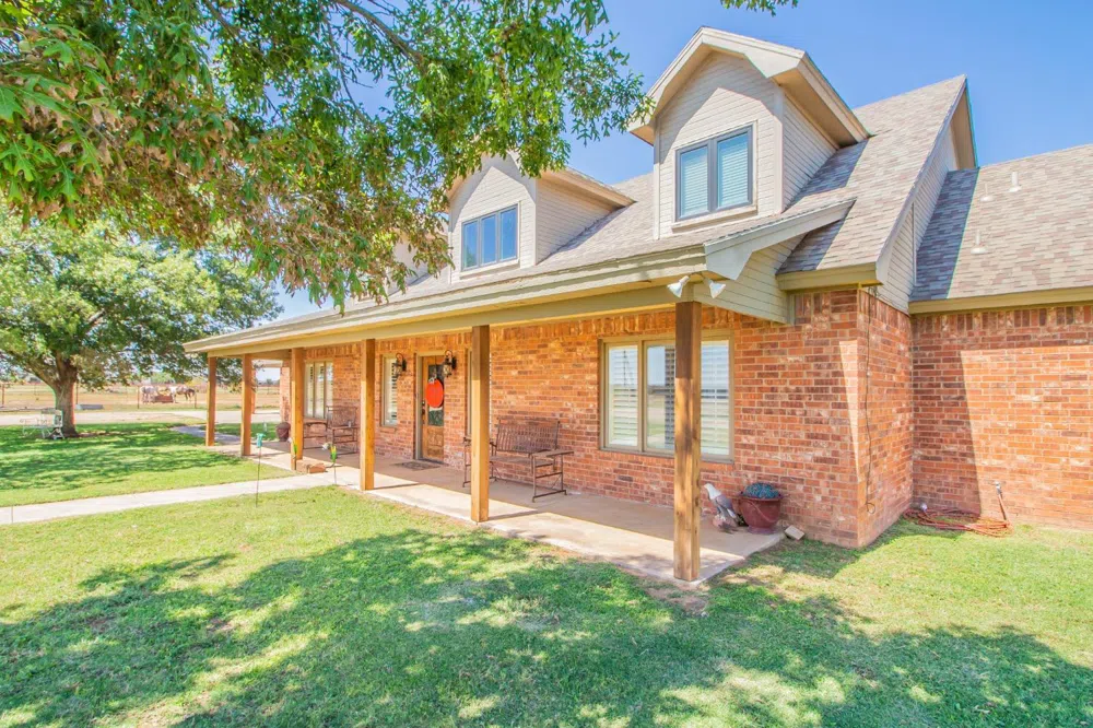 7910 County Road 7700 Wolfforth, TX 79382