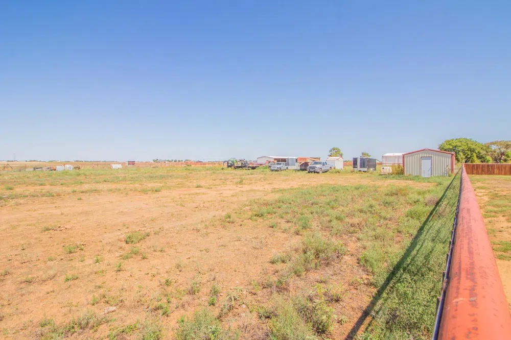 7910 County Road 7700 Wolfforth, TX 79382