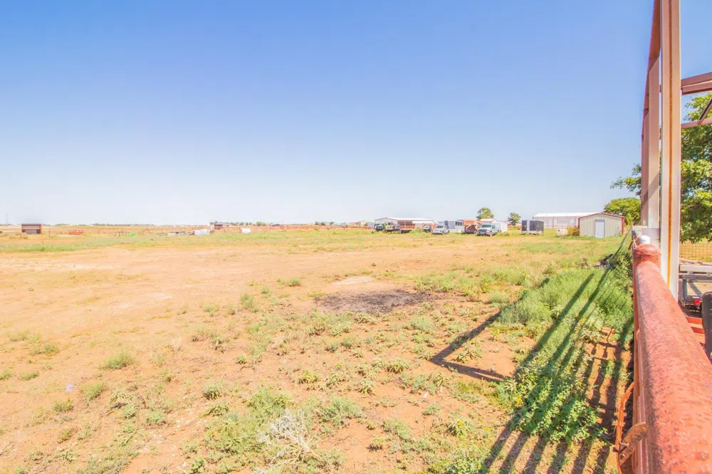 7910 County Road 7700 Wolfforth, TX 79382