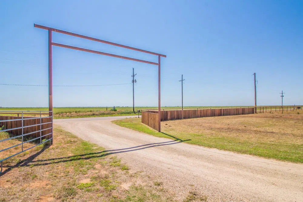 7910 County Road 7700 Wolfforth, TX 79382