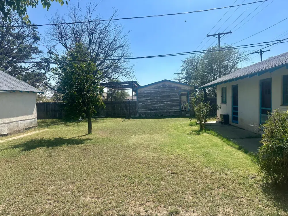 412 S Main Street Floydada, TX 79235