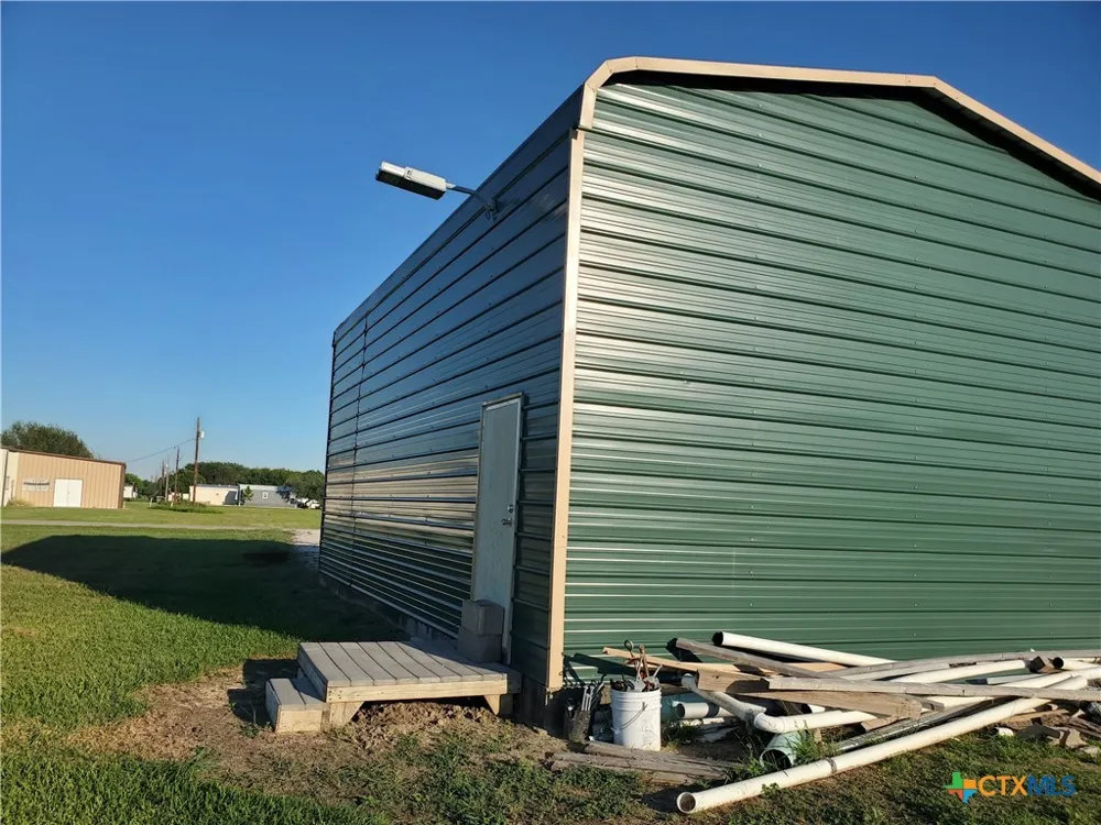 306 13th Street Seadrift, TX 77983