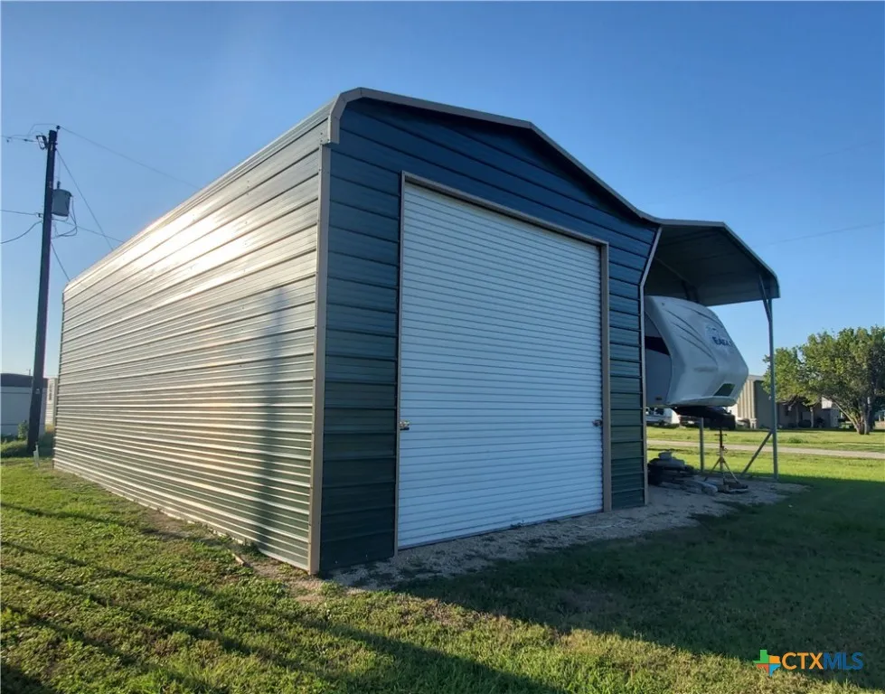 302 S 13th Street Seadrift, TX 77983