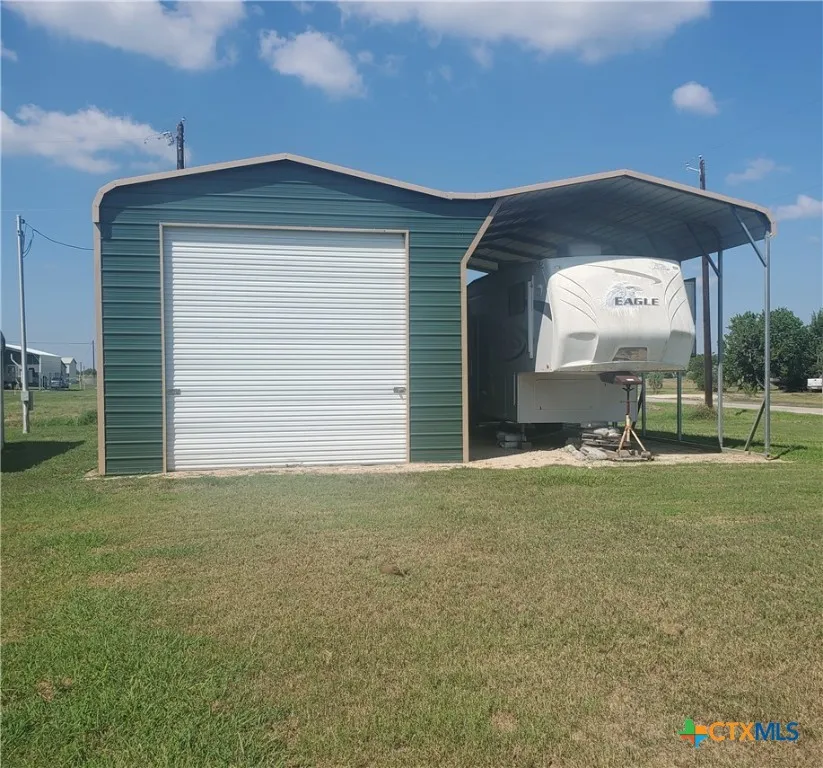 302 S 13th Street Seadrift, TX 77983