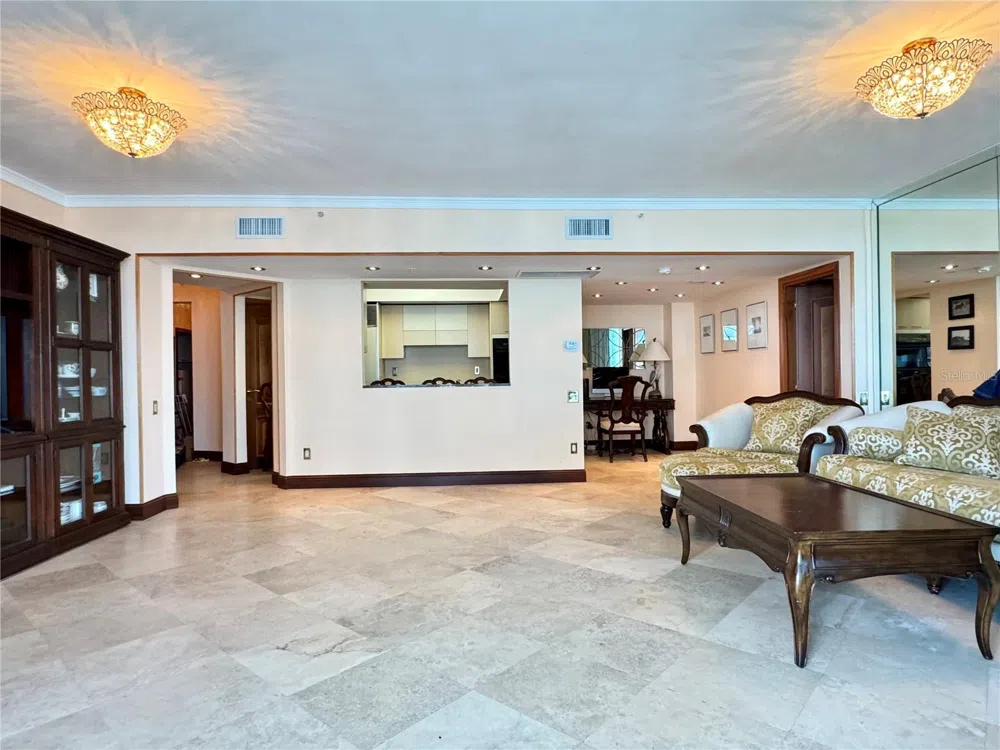1500 OCEAN DRIVE #905 Miami Beach, FL 33139