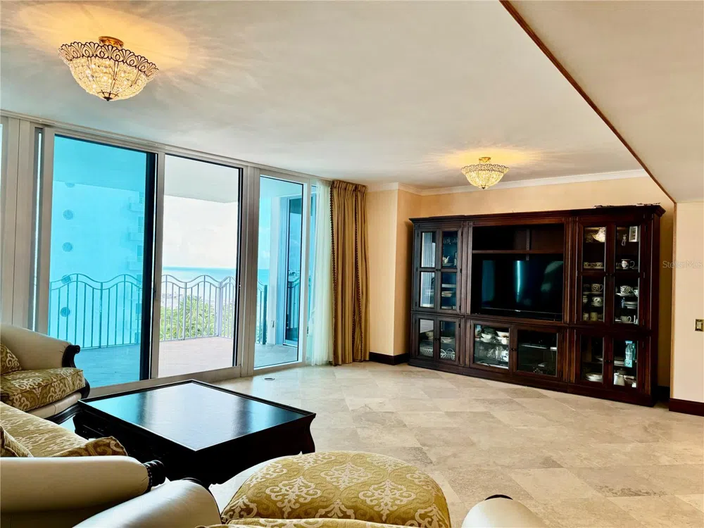 1500 OCEAN DRIVE #905 Miami Beach, FL 33139