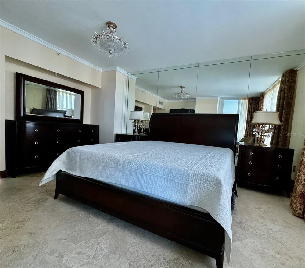 1500 OCEAN DRIVE #905 Miami Beach, FL 33139