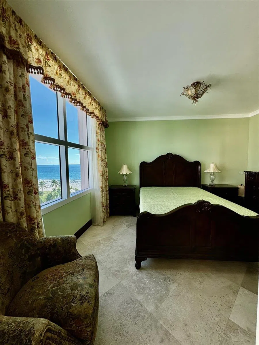 1500 OCEAN DRIVE #905 Miami Beach, FL 33139